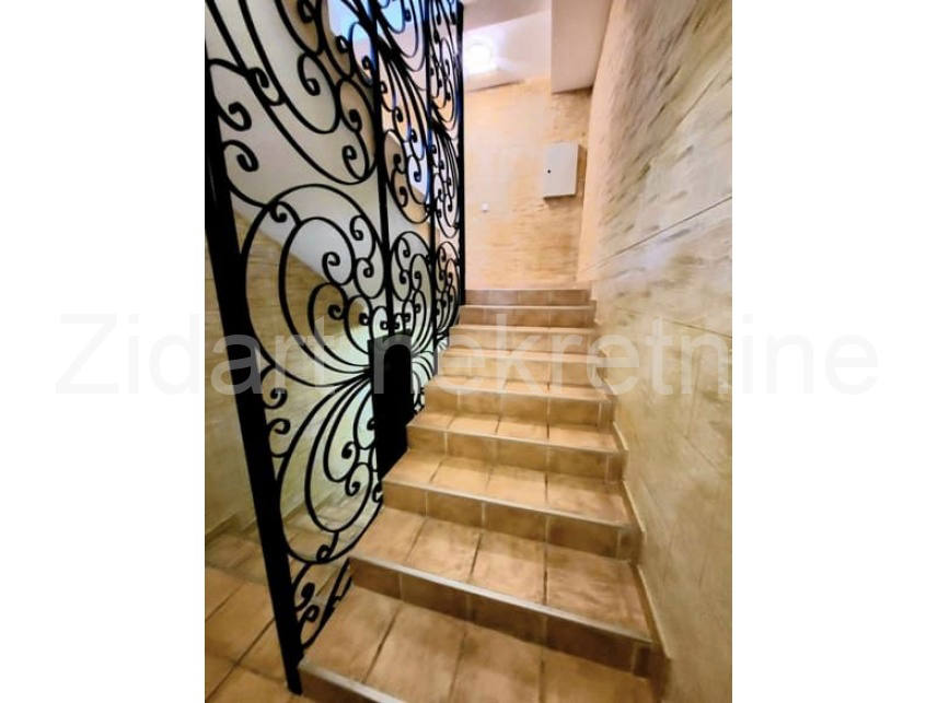 Квартира, 462 м², 76 000$ — FAKTOR
